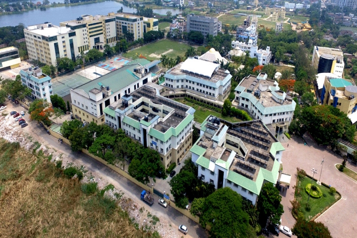 https://cache.careers360.mobi/media/colleges/social-media/media-gallery/22268/2018/12/5/Campus view of Heritage Law College Kolkata_Campus-view.jpg